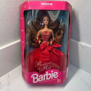 1992 Mattel #1276 Barbie doll Toys R Us Special Edition Radiant in Red Head